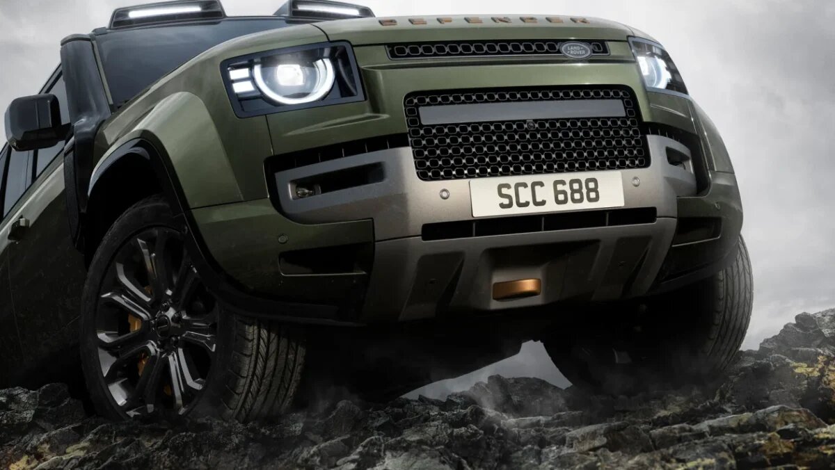 В Land Rover объяснили, почему решили отложить запуск электрического Defender на - изображение номер один