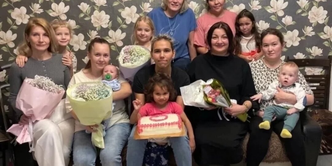 «Ела сливы и плакала». Матери, пережившие насилие и горе, помогают другим