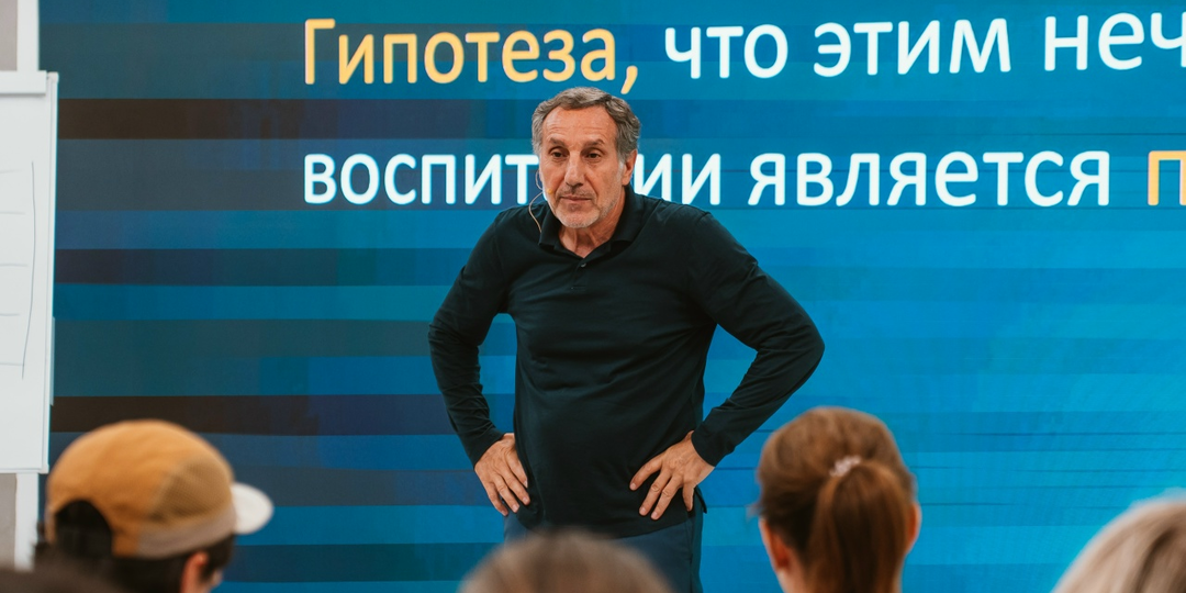 Я не могу сказать сыну, что в нем нет ничего святого. И что он - вор. Хотя по факту, так оно и есть