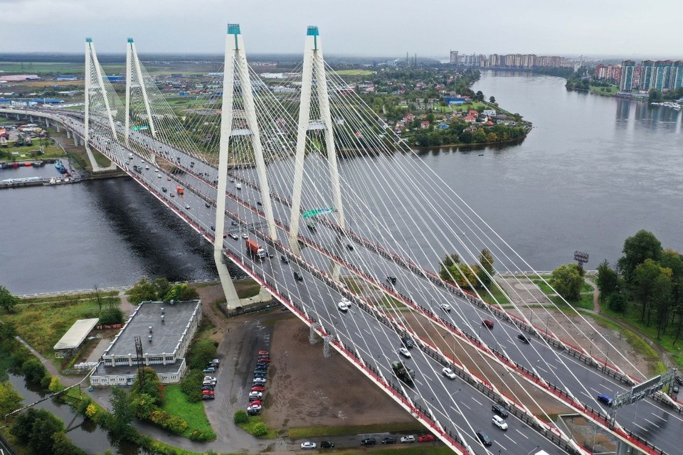    На время ремонта проезд был частично перекрыт, из-за чего на мосту регулярно собирались пробки. Фото: ФКУ Упрдор «Северо-Запад»