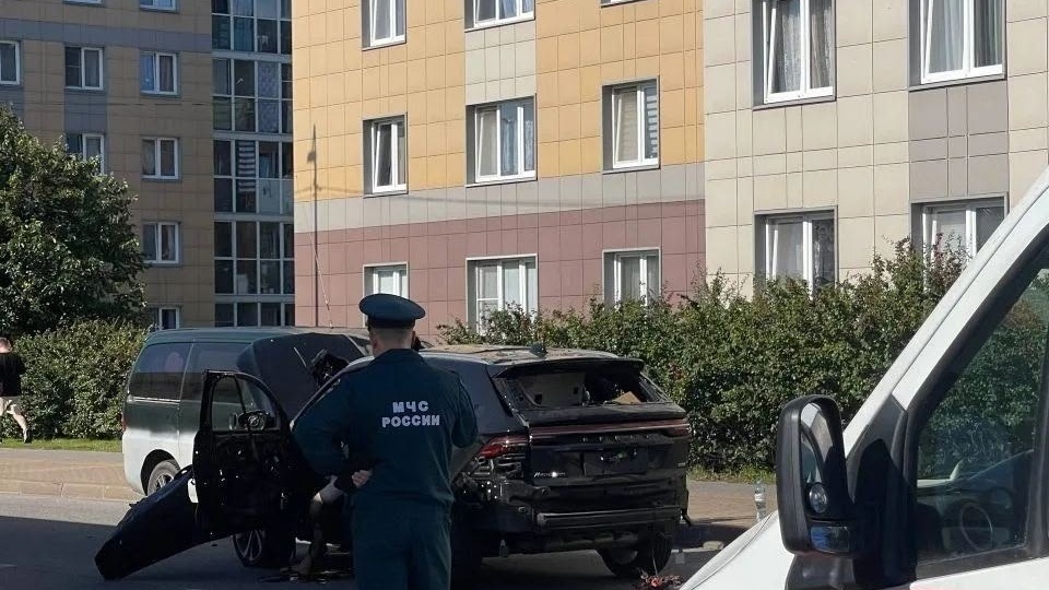 ✏️ В транспорте: В Санкт-Петербурге в результате взрыва автомобиля погиб высокопоставленный военный, а его супруга получила ранения