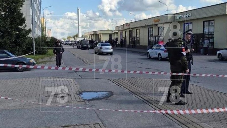    Уголовное дело завели после взрыва авто на Колпинском шоссе в Петербурге Автор фото: 78.ру
