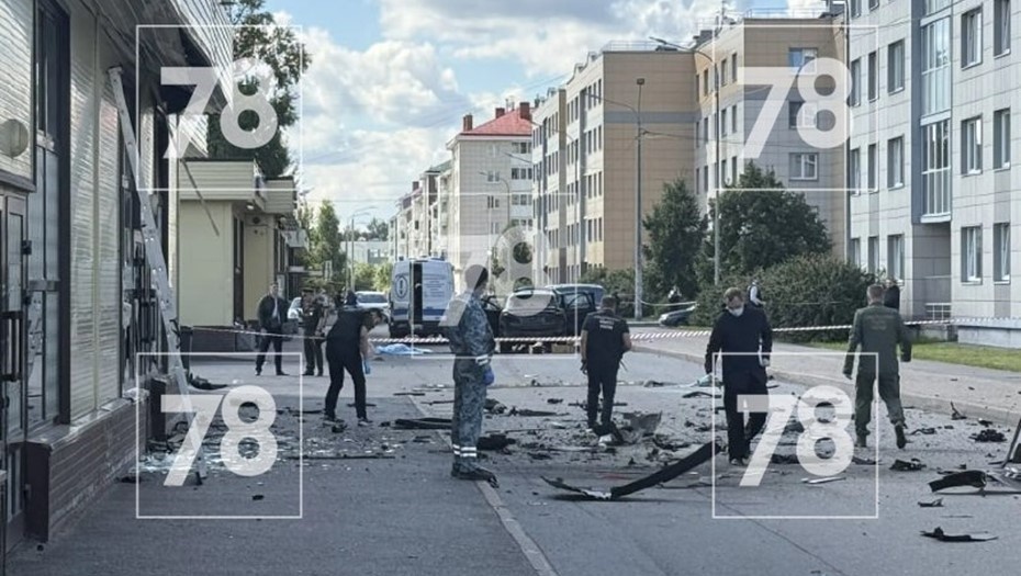    Последствия взрыва авто на Колпинском шоссе Автор фото: 78.ру
