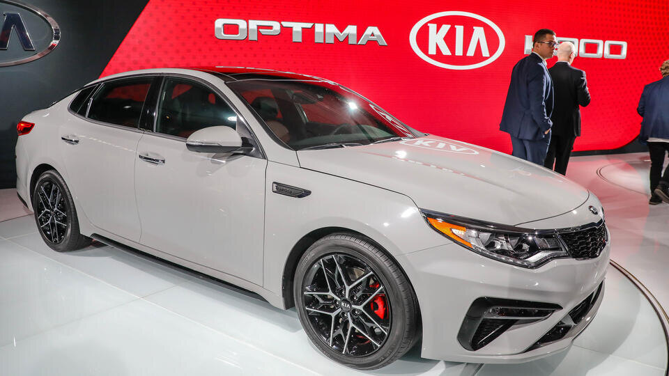     Корейцы превзошли сами себя? Сильные и слабые места автомобиля Kia Optima ZEUS/Zuma\TASS