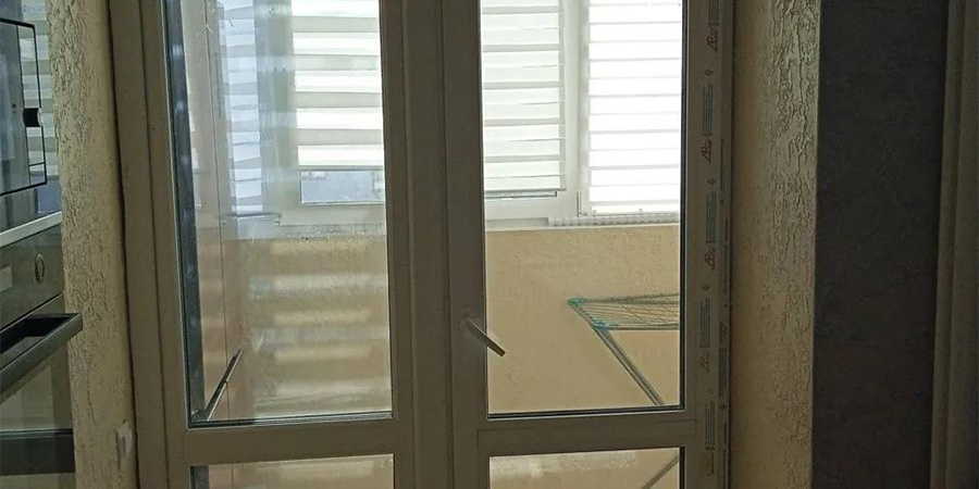 Саратовца заставили восстановить квартиру после объединения лоджии с кухней