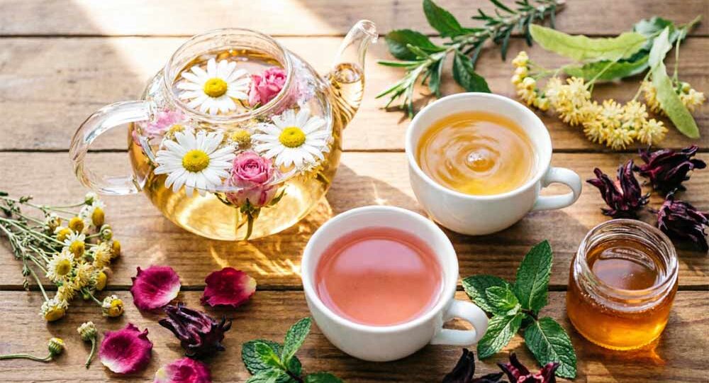 Цветочный чай: 5 проверенных рецептов и польза, о которой многие не догадываются