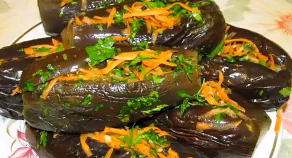 Своим вкусом они меня покорили!Если вы любитель пикантных закусок, готовьте. Квашенные баклажаны.