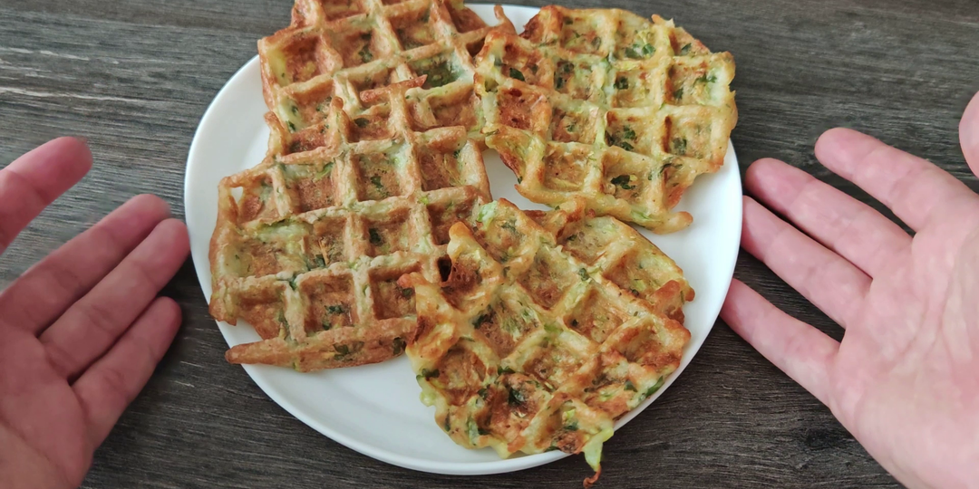 Никогда не думала, что вафли можно приготовить из кабачка! Кабачковые вафли в электровафельнице - простой и вкусный рецепт