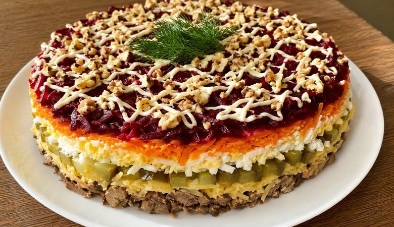 Салат генеральский с куриной печенью