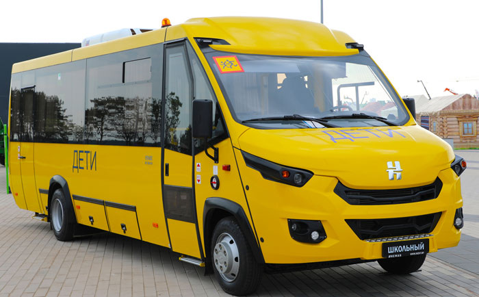    МЗКТ представил новую модель школьного автобуса Неман-420432 в Гомеле