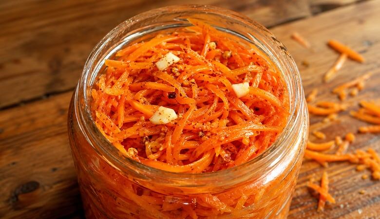 Морковь по-корейски на зиму в банках