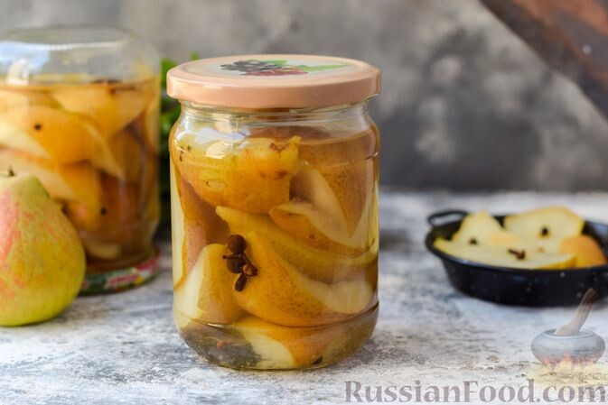 Маринованные груши к мясу на зиму: гвоздика и перец превращают обычную банку в неожиданную домашнюю закуску