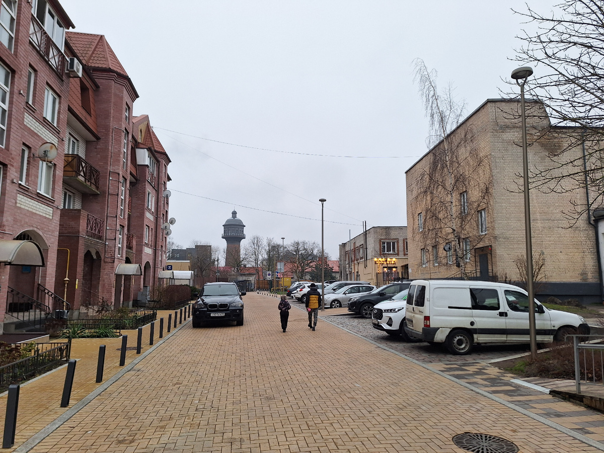 Водонапорная башня в Зеленоградске. Вид издалека