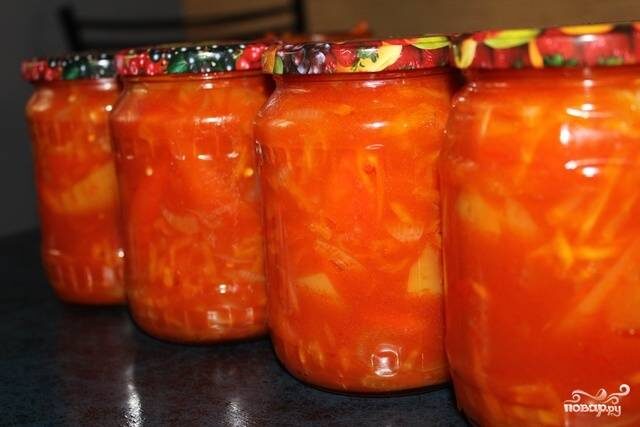 Лечо на зиму из сладкого перца, спелых помидоров, сочной моркови и репчатого лука.