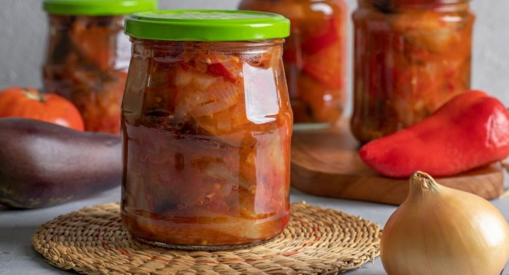 Салат “Анфиска” с баклажанами, вкусная закуска на зиму, которую съедают до Нового года