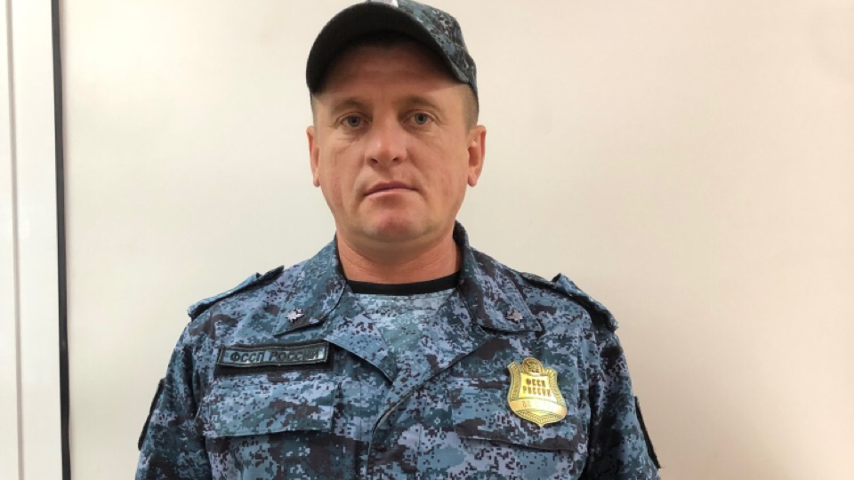 Новосибирский судебный пристав спас человека с эпилепсией в выходной день