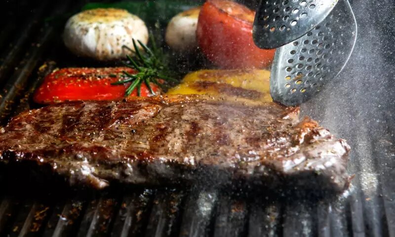 Употребление пережаренного мяса связали с повышенным риском рака