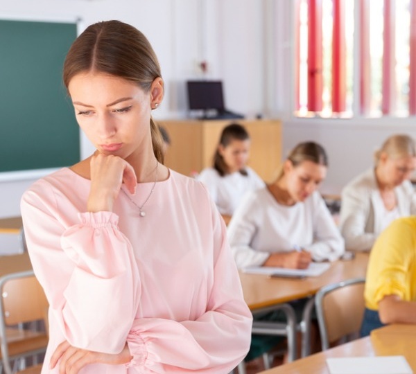 Конфликты в учебе: как наладить коммуникацию с одногруппниками и преподавателями
