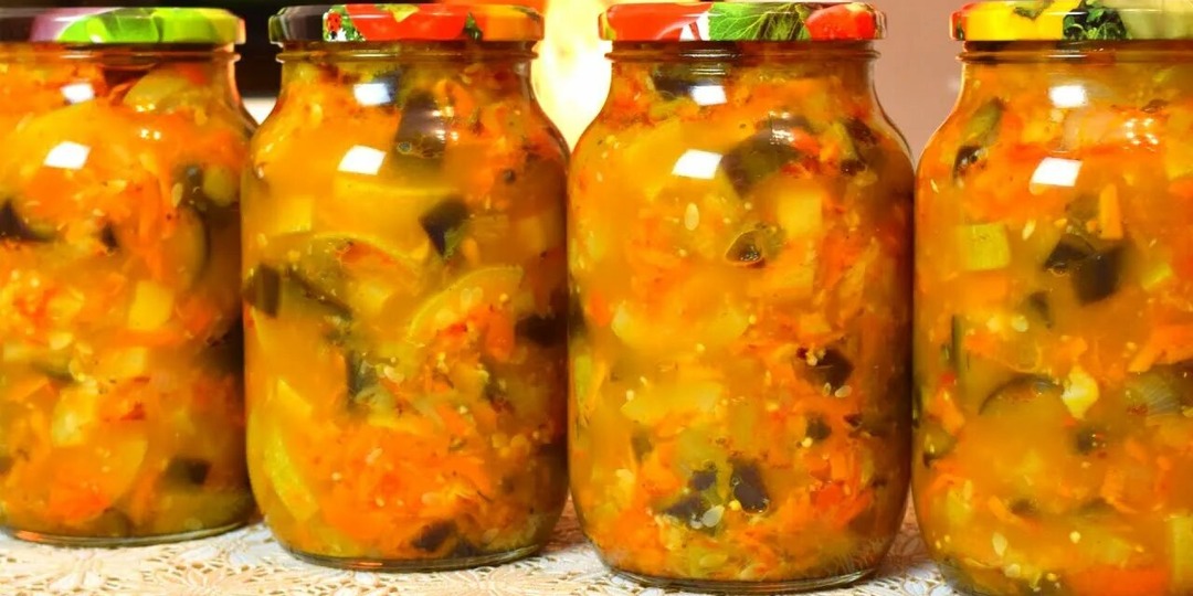 А вот подробный рецепт острой закуски из баклажанов и кабачков на зиму.