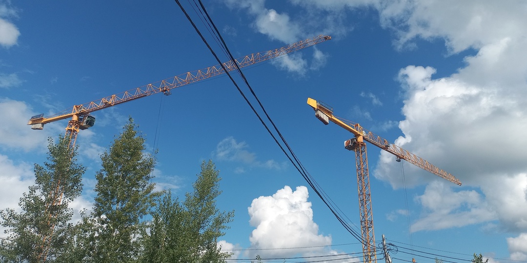 У алтайских застройщиков продолжают падать продажи квартир