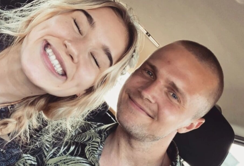 Я вышла замуж за сводного брата. Друзья отвернулись, а люди закидали камнями влюблённую пару