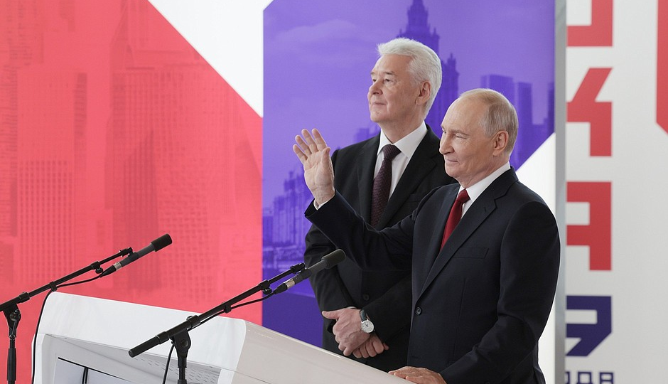 Путин и Собянин запустили движение на первом участке Рублево-Архангельской линии метро