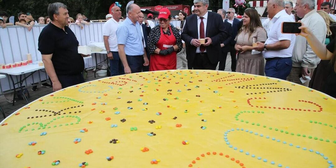 Замминистра сельского хозяйства РФ и глава КБР открыли фестиваль «Вкусы России» в Нальчике