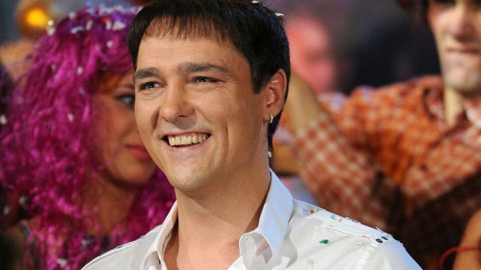 Его могилу усыпают "Белыми розами". 4 года без Юрия Шатунова