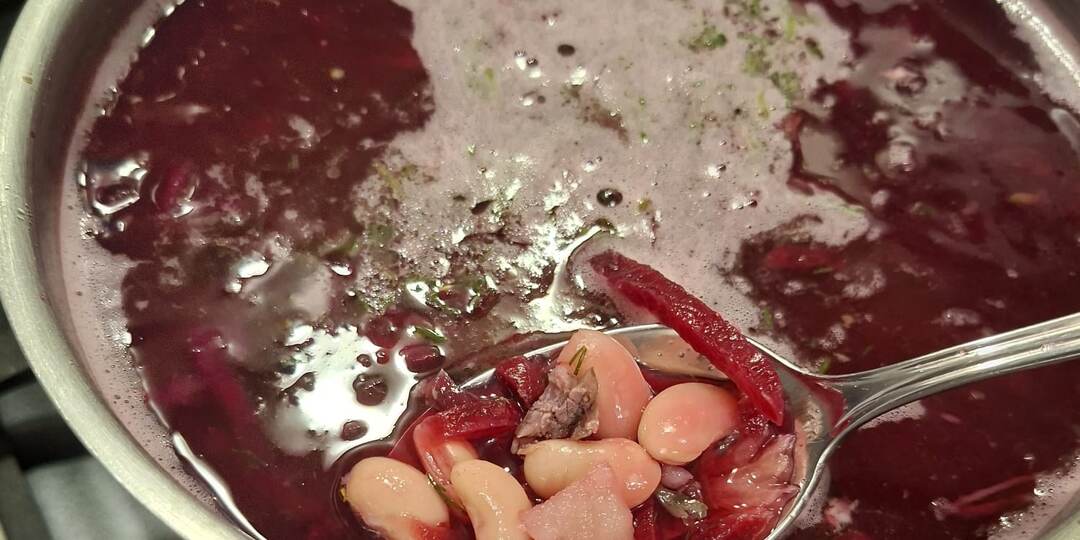БОРЩ ПРИ ГЭРБ: МУЖ ПОПРОБОВАЛ. А ПОЧЕМУ ВКУСНЕЕ, ЧЕМ В РЕСТОРАНЕ?