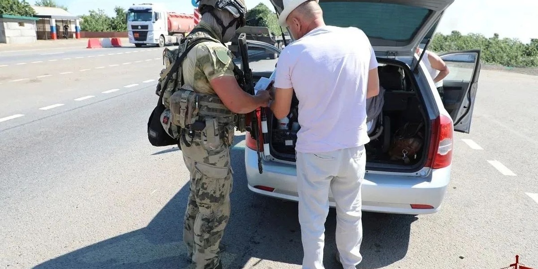 На блокпостах ЛНР за месяц изъяли оружие, боеприпасы и наркотики