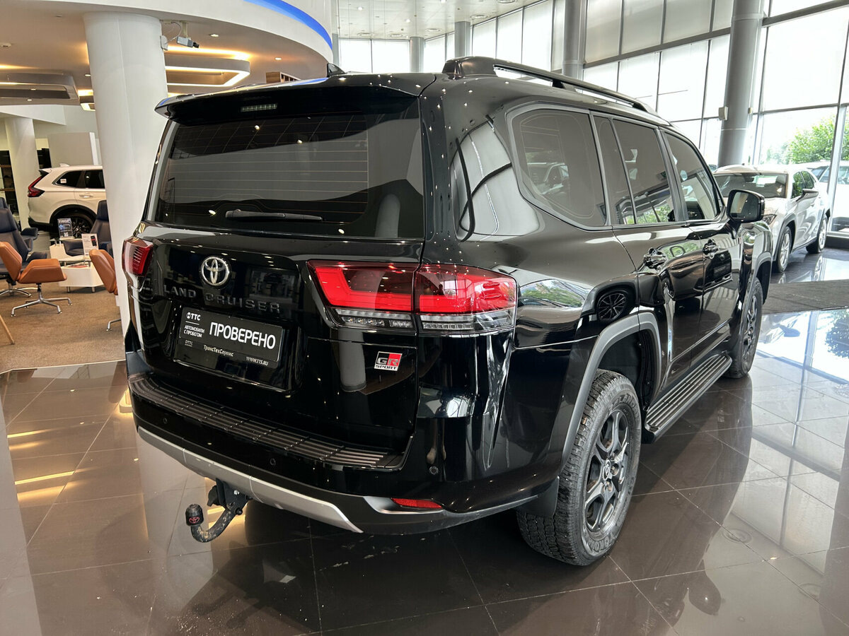 Передняя панель салона Land Cruiser 300