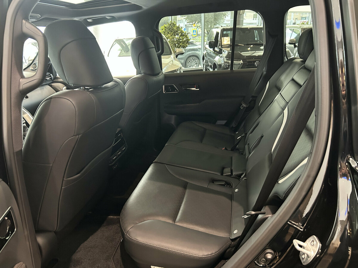 Подкапотное пространство Land Cruiser 300