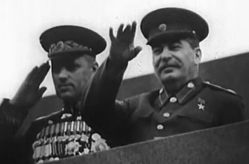 Что Рокоссовский ответил Хрущёву на просьбу написать статью против Сталина