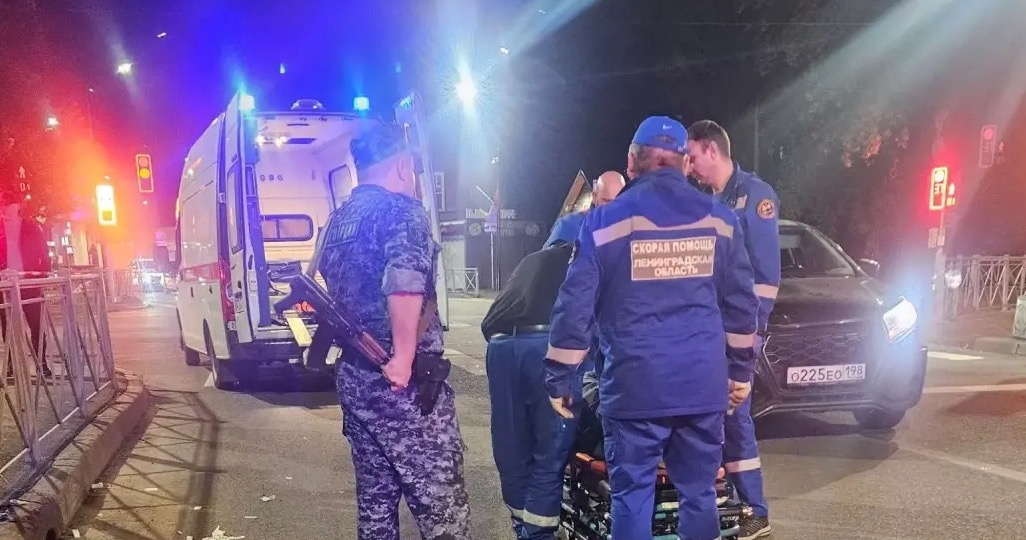 Во Всеволожске сотрудники Росгвардии оказали помощь двум женщинам, пострадавшим в ДТП на пешеходном переходе