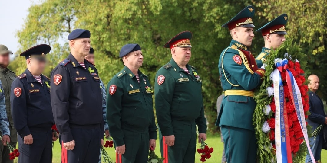 Представители Главного управления Росгвардии почтили память жертв блокады Ленинграда