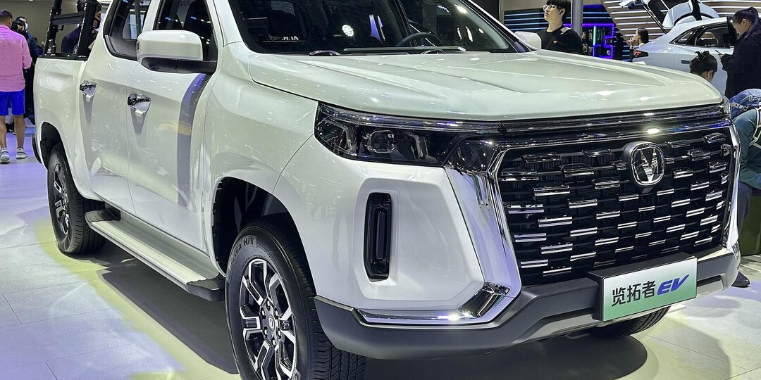 Changan раскрыл оснащение дизельного Hunter Plus для России: пикап получил 8-ступенчатый автомат и полный привод