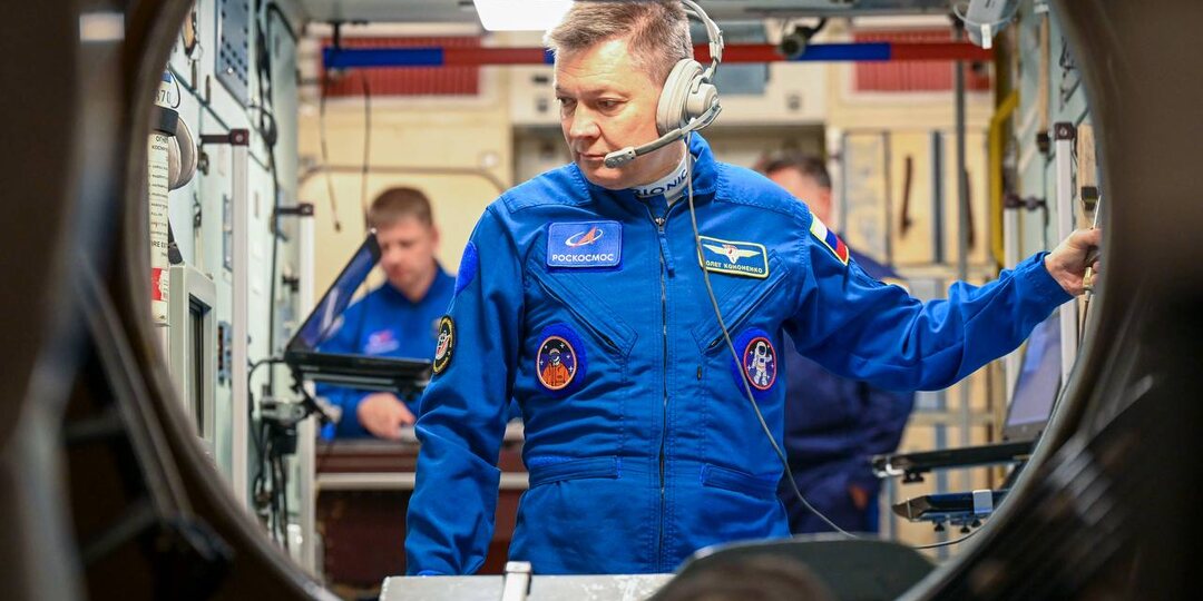 Дублирующий экипаж МКС-76 отработал действия при разгерметизации и тушении «пожара