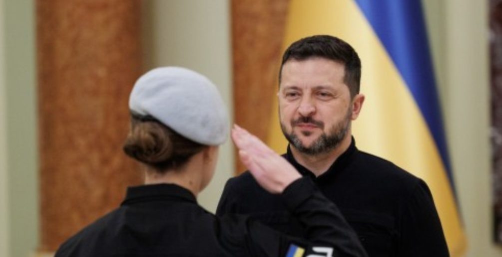 В «расход» пойдут Оксанки: Минобороны Украины заказали женское зимнее обмундирование для 150 тысяч украинок