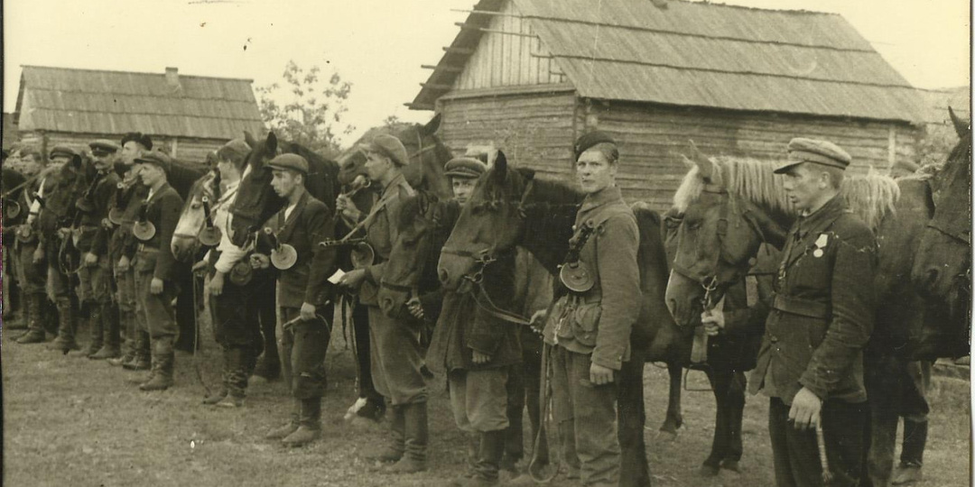 В апреле 1944 года Воронин вернулся из немецкой оккупации в Ленинград. И здесь этот "партизан" стал "токарем"