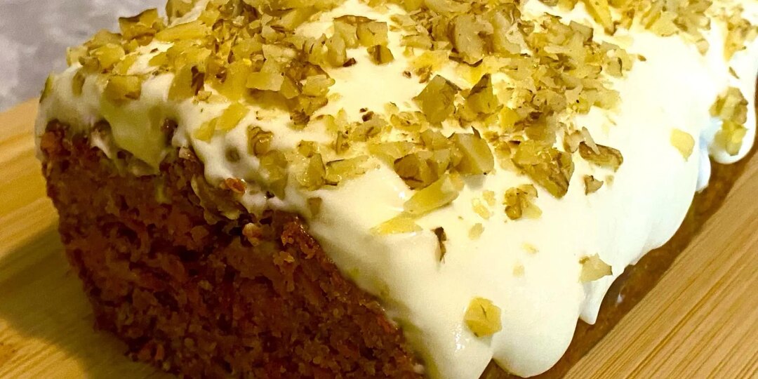 Морковный кекс с нежным кремом: ароматная, быстрая и вкусная выпечка