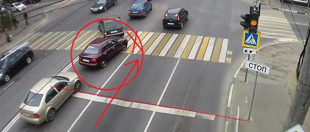Не успели перестроиться в нужную полосу, что делать? Главная ошибка многих водителей