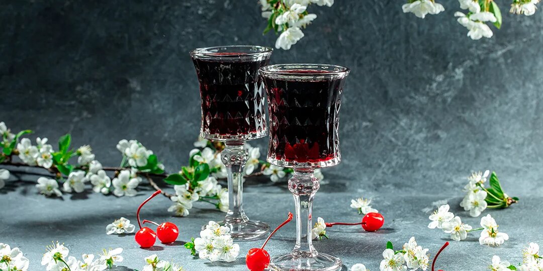 Вино из вишни в домашних условиях: 4 простых рецепта — от сухого до крепленого