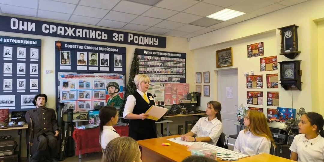 Цветы сквозь колючую проволоку