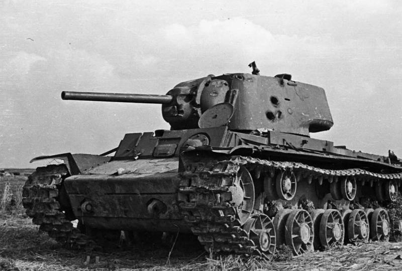 Почему немецкие танкисты в 1941-м называли наш КВ-1 «Призраком»?