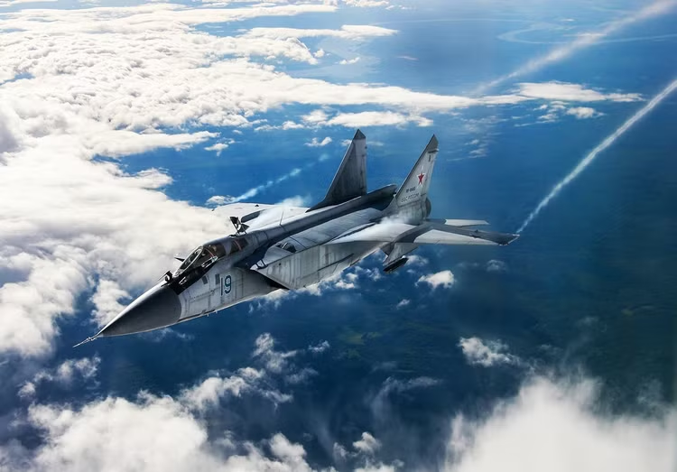 МиГ-31: Зачем этому самолету нужен «электронный глаз», видящий за 300 км