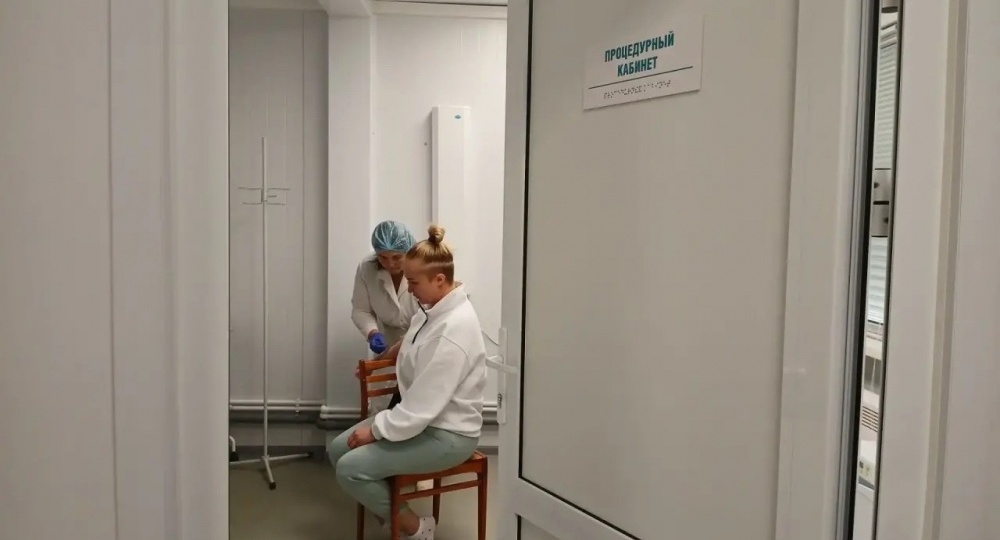 Первых пациентов приняли в новом ФАПе в Глазовском районе