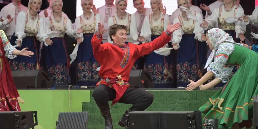 Этно-мода и традиции в стиле зумеров: как в Екатеринбурге отгремел День народов Среднего Урала
