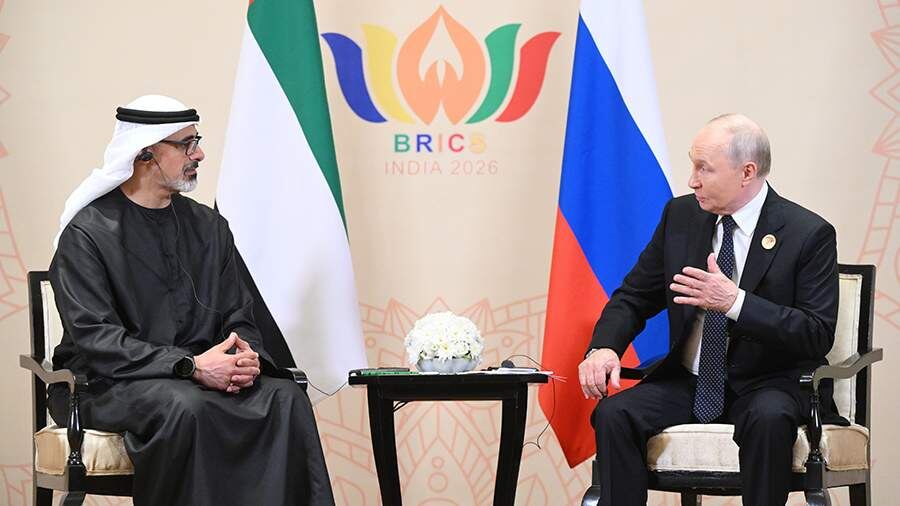 Наследный принц Абу-Даби выбрал национальную одежду для встречи с Путиным