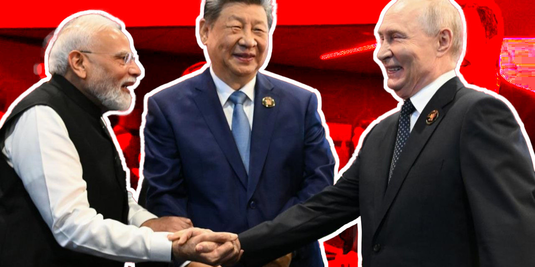 Чему радуются все эти люди на фото?