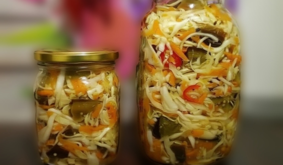 Салат из баклажанов с капустой и перцем — острая закуска на зиму